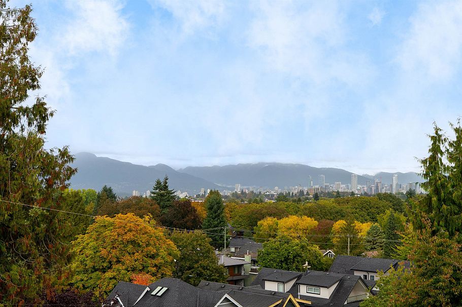 3511 W 15th Avenue Vancouver, BC - 33