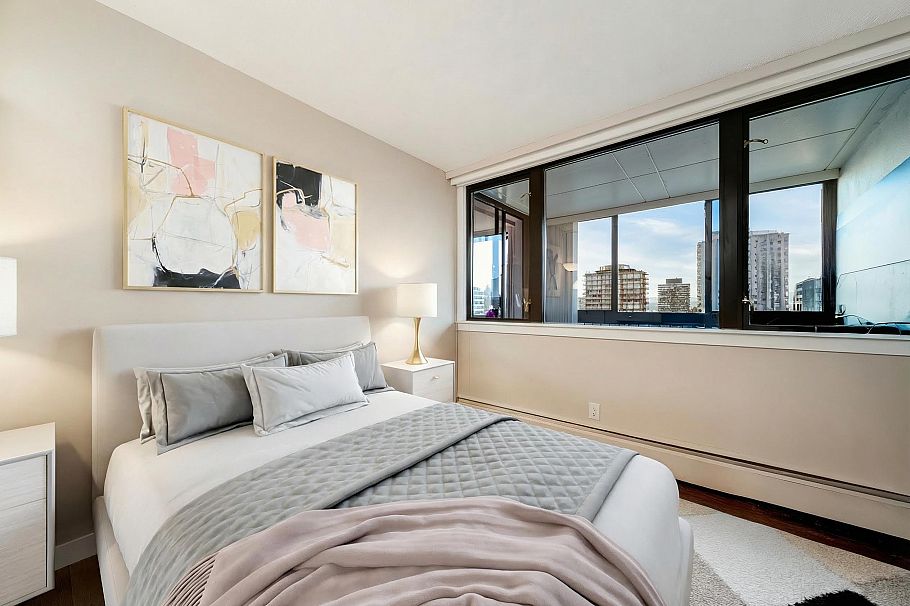 1501 1740 Comox Street Vancouver, BC - 21