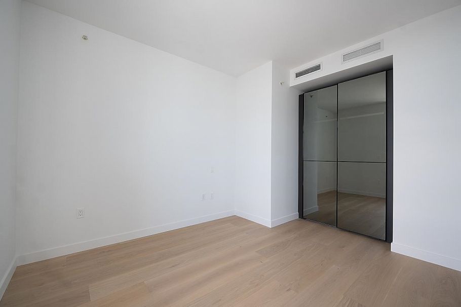 5105 1289 Hornby Street Vancouver, BC - 19