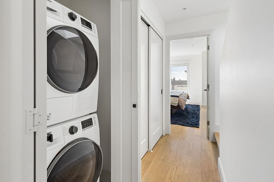 2 632 E 3rd Street North Vancouver, BC - 25