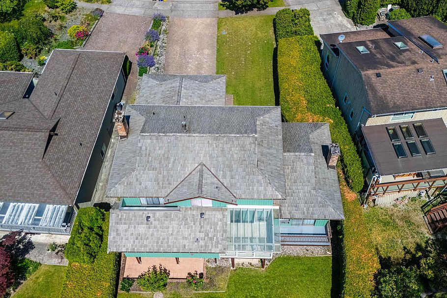 3178 E 63rd Avenue Vancouver, BC - 32