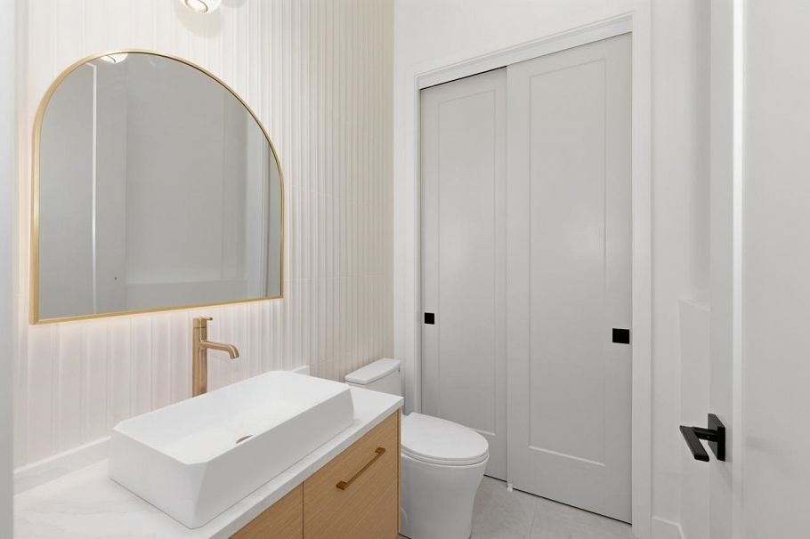 1 810 E 22nd Avenue Vancouver, BC - 20