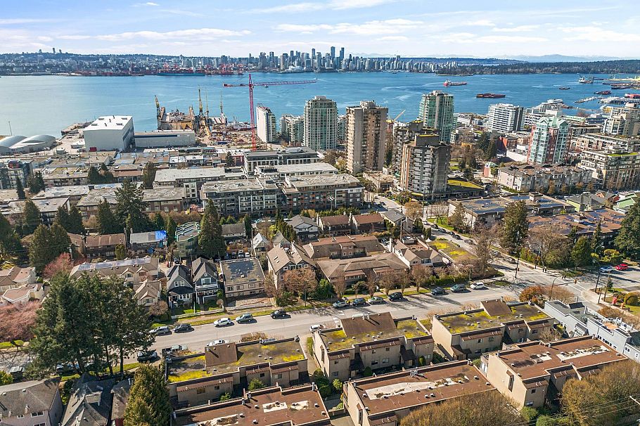 D 225 E 4th Street North Vancouver, BC - 23