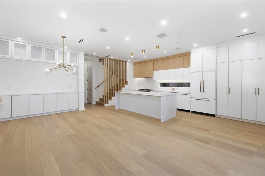 1 810 E 22nd Avenue Vancouver, BC - 14