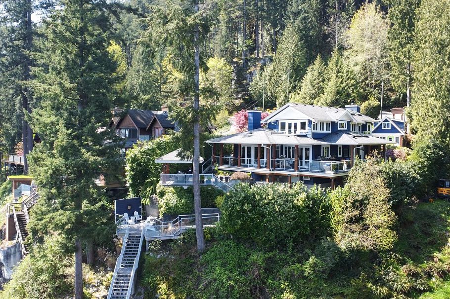 5125 Indian River Drive North Vancouver, BC - 2