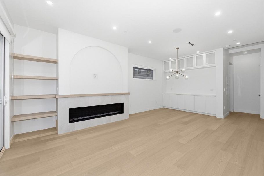 1 810 E 22nd Avenue Vancouver, BC - 11