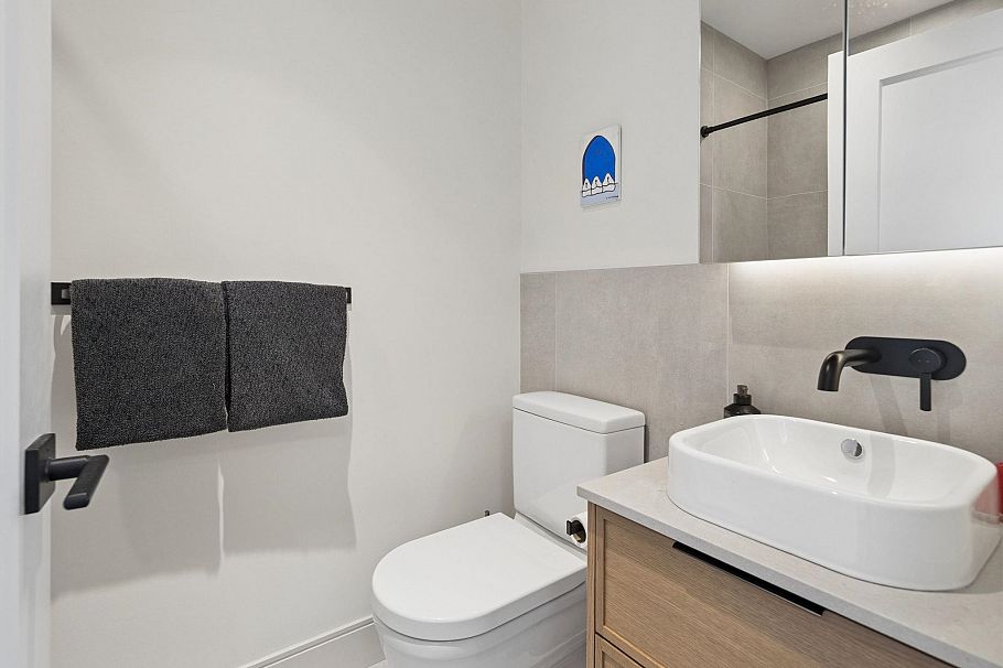 2 632 E 3rd Street North Vancouver, BC - 22