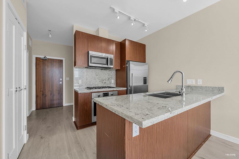 304 8633 Capstan Way Richmond, BC - 2