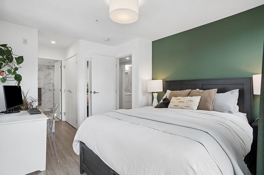 222 2060 Curling Road North Vancouver, BC - 19