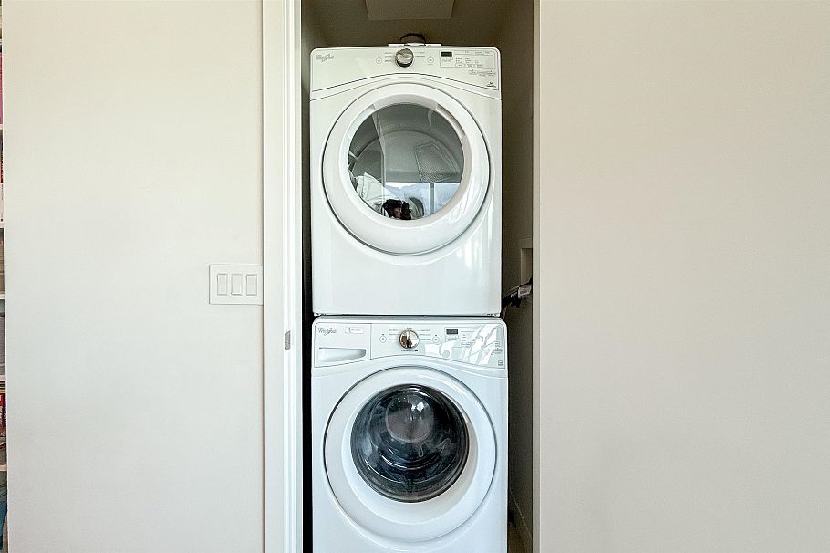 1607 125 E 14th Street North Vancouver, BC - 18