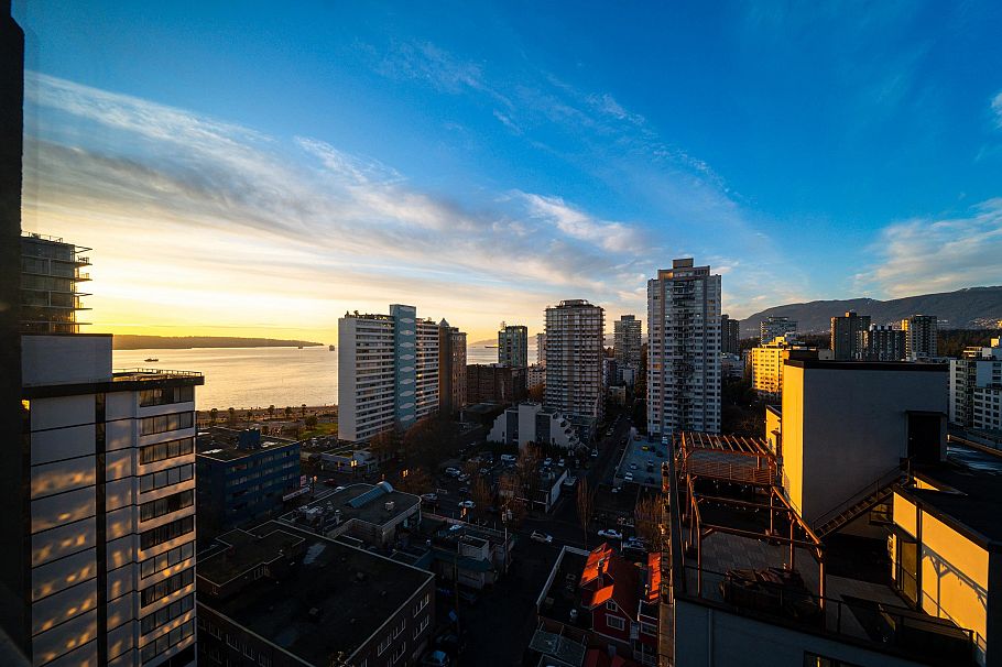 1501 1740 Comox Street Vancouver, BC - 1