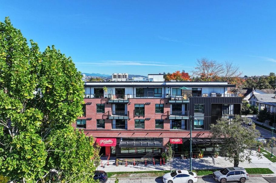 311 2419 Grant Street Vancouver, BC - 35