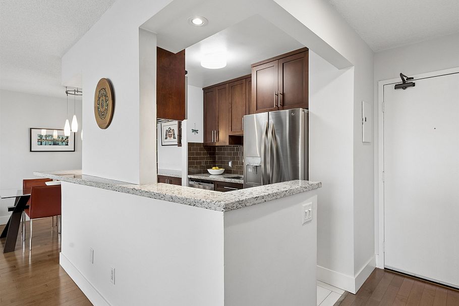 903 701 W Victoria Park North Vancouver, BC - 16