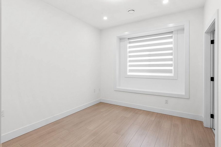 333 E 64th Avenue Vancouver, BC - 21