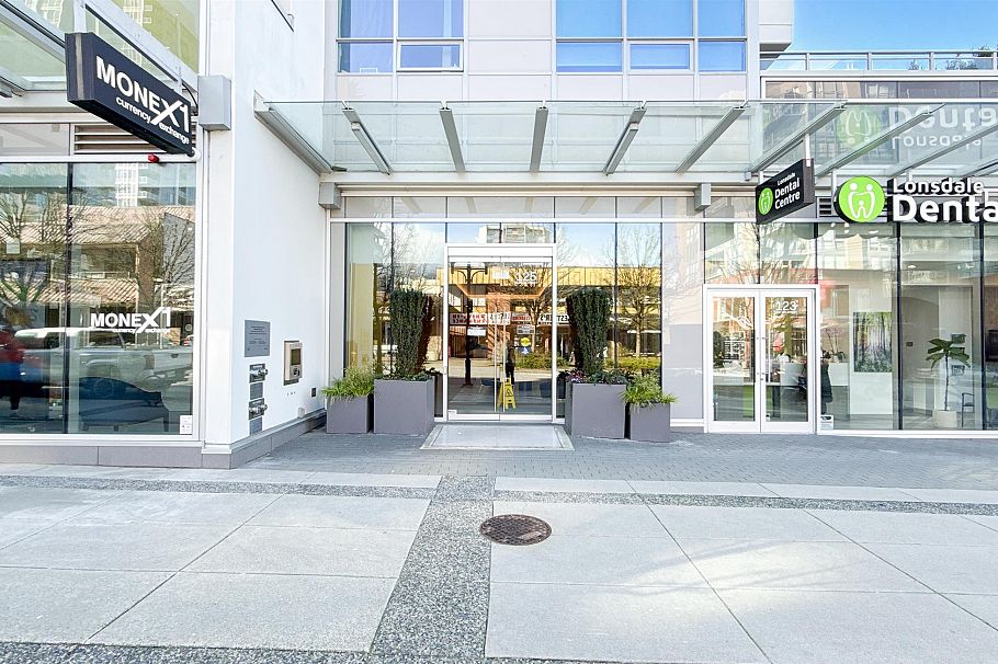 1607 125 E 14th Street North Vancouver, BC - 3