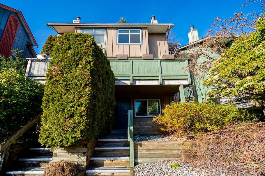 34 900 17th Street North Vancouver, BC - 36