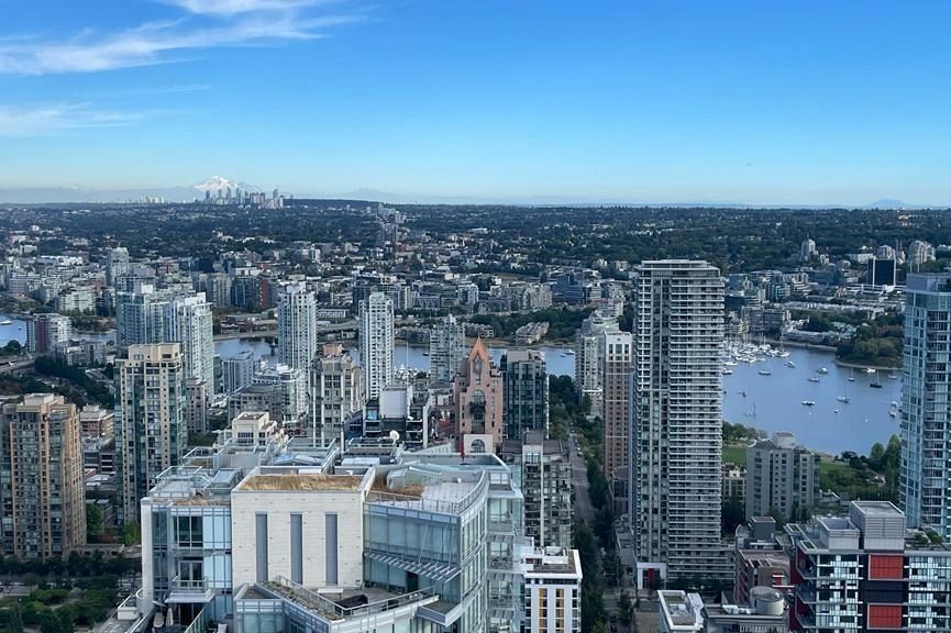 5105 1289 Hornby Street Vancouver, BC - 24