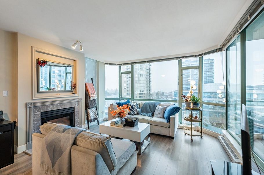 903 140 E 14th Street North Vancouver, BC - 14