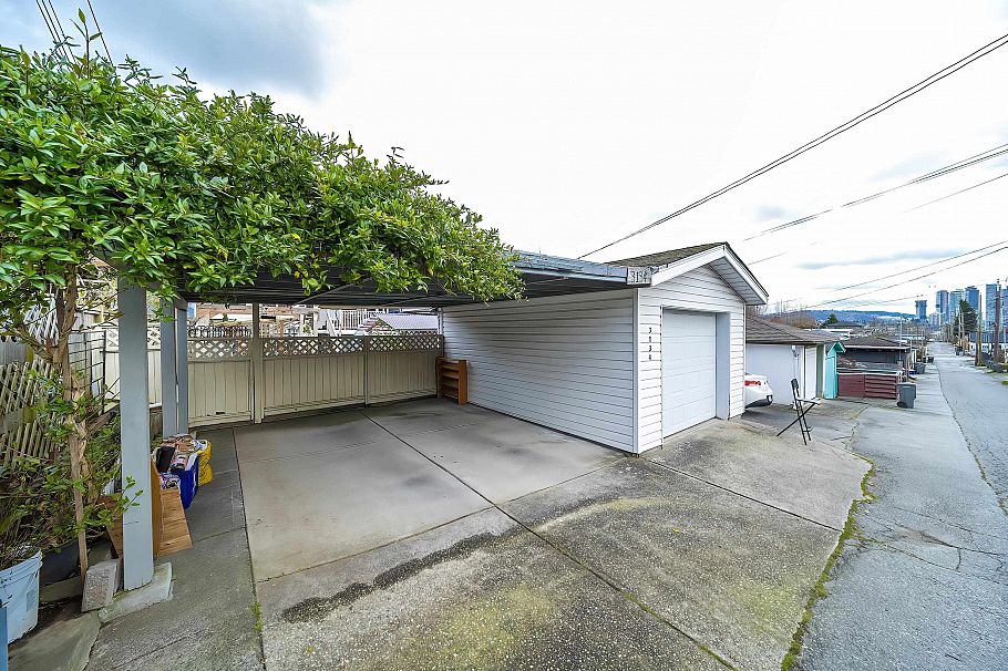 3134 E 1st Avenue Vancouver, BC - 34