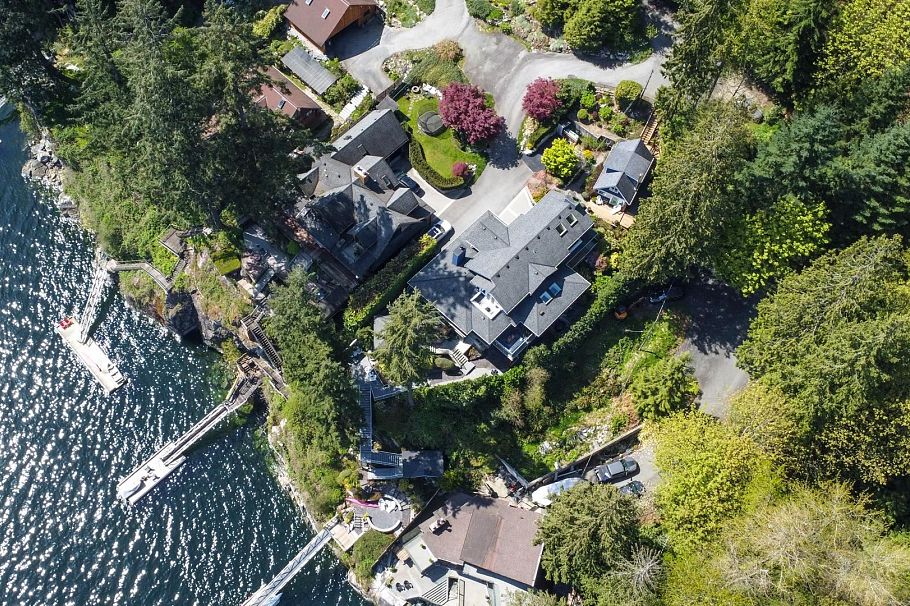 5125 Indian River Drive North Vancouver, BC - 5