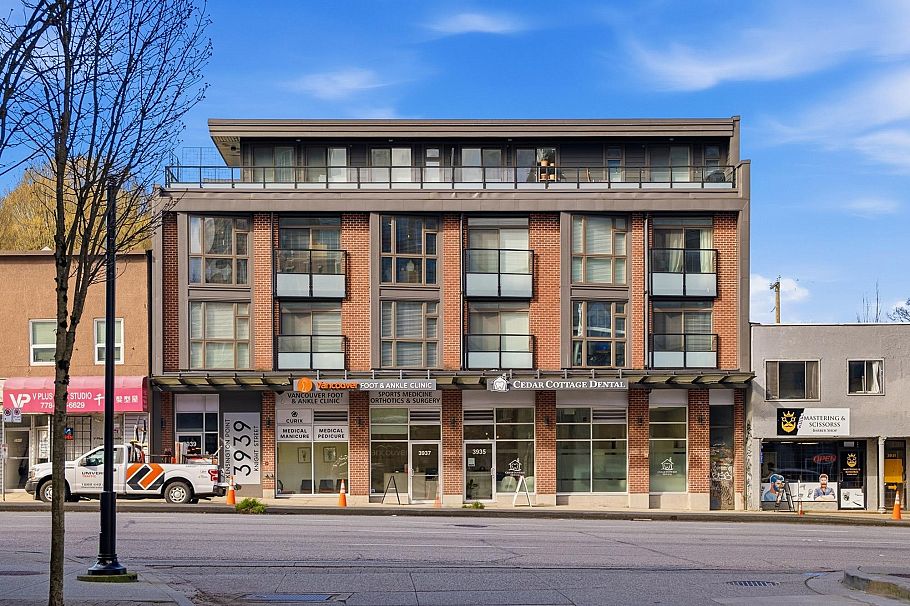 302 3939 Knight Street Vancouver, BC - 31