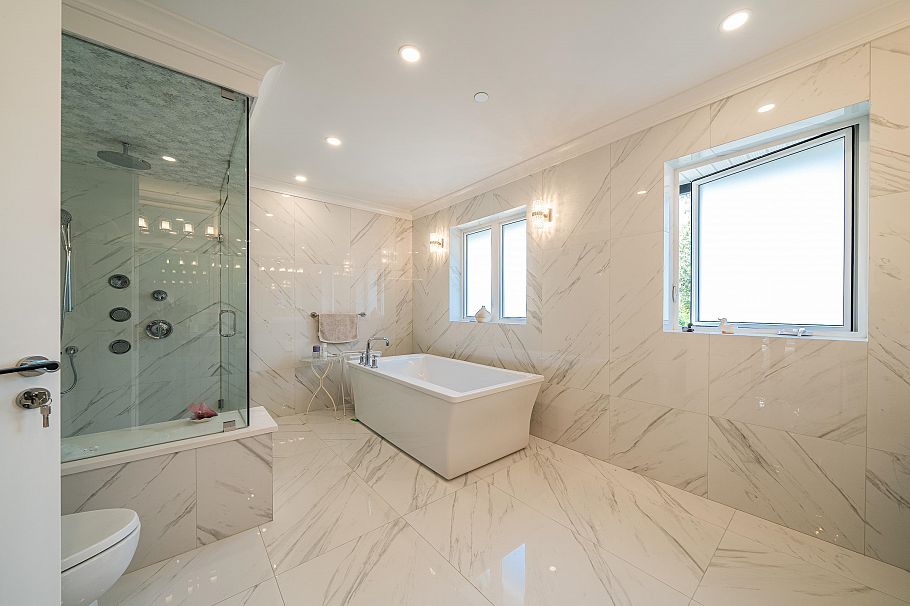 1048 Handsworth Road North Vancouver, BC - 35