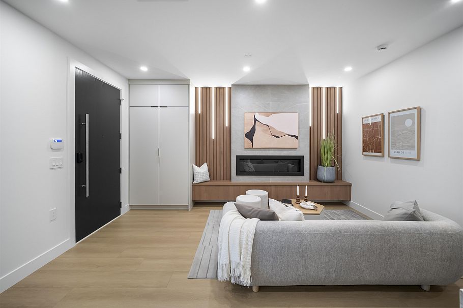 1 2386 E 45th Avenue Vancouver, BC - 13