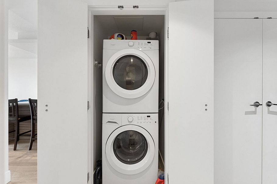 1909 1550 Fern Street North Vancouver, BC - 17