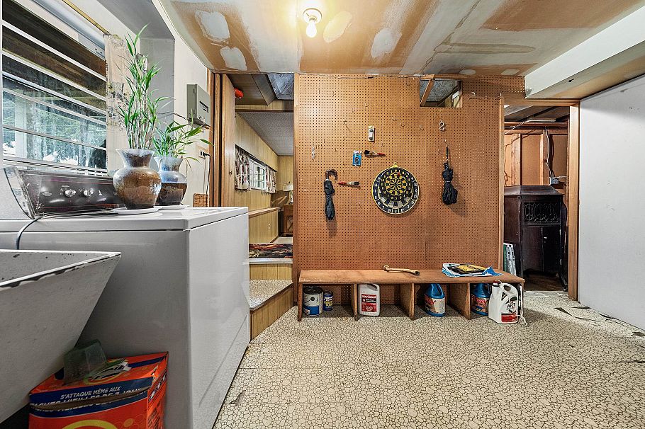 3281 E 2nd Avenue Vancouver, BC - 26