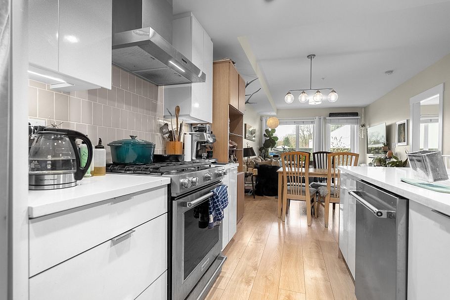 203 1496 Charlotte Road North Vancouver, BC - 15