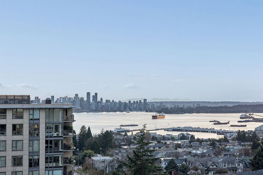 903 701 W Victoria Park North Vancouver, BC - 1