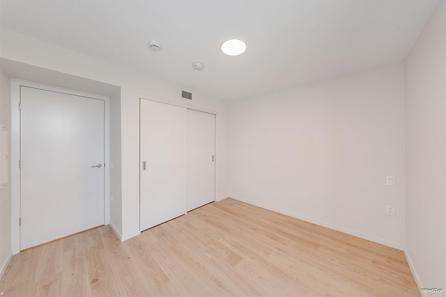 366 5189 Earles Street Vancouver, BC - 11