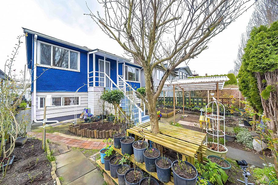 3134 E 1st Avenue Vancouver, BC - 8