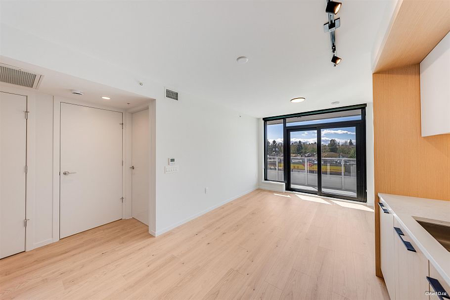 366 5189 Earles Street Vancouver, BC - 7