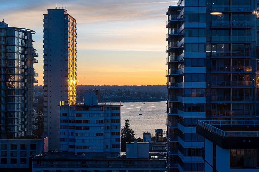 1501 1740 Comox Street Vancouver, BC - 17