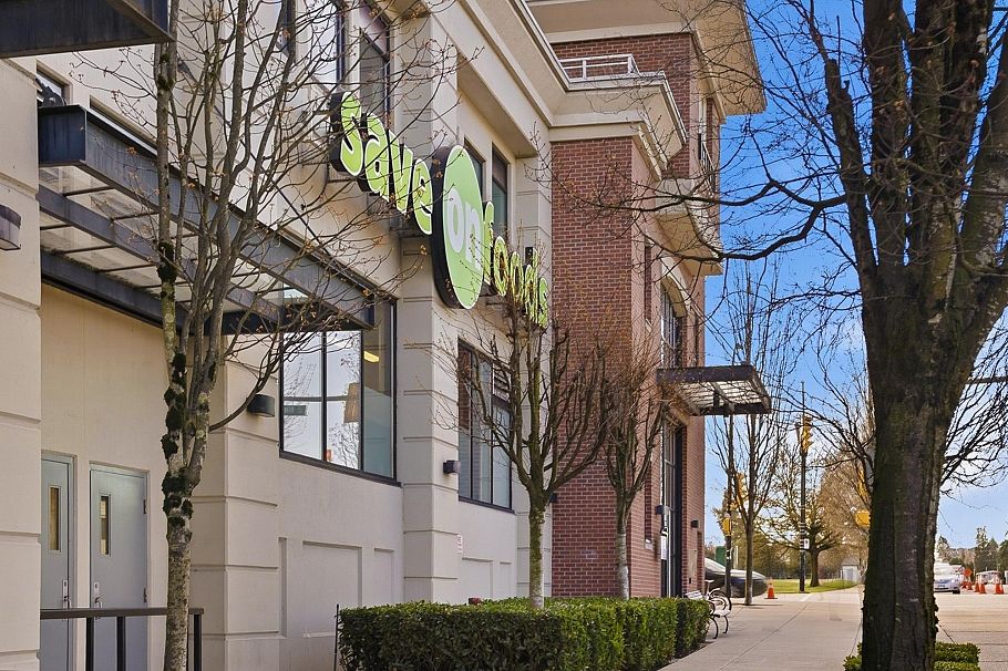 302 3939 Knight Street Vancouver, BC - 4