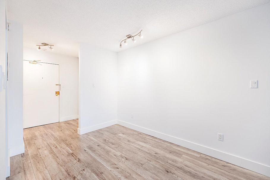 201 830 E 7th Avenue Vancouver, BC - 4