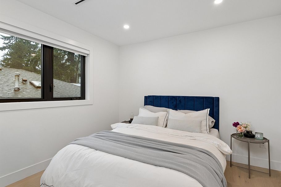 1260 Plateau Drive North Vancouver, BC - 28