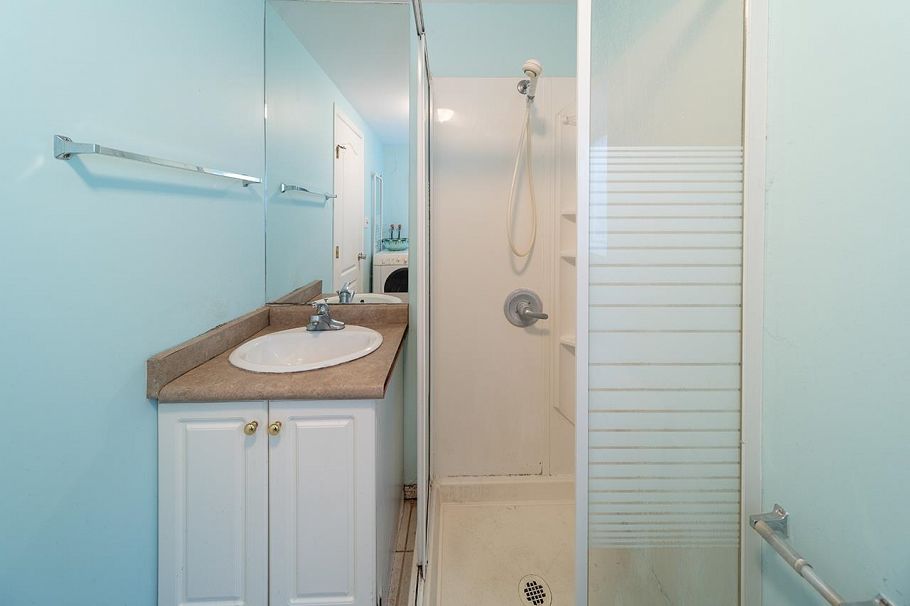 4663 W 15th Avenue Vancouver, BC - 23