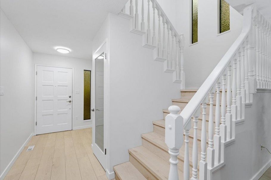 1341 Wellington Drive North Vancouver, BC - 21