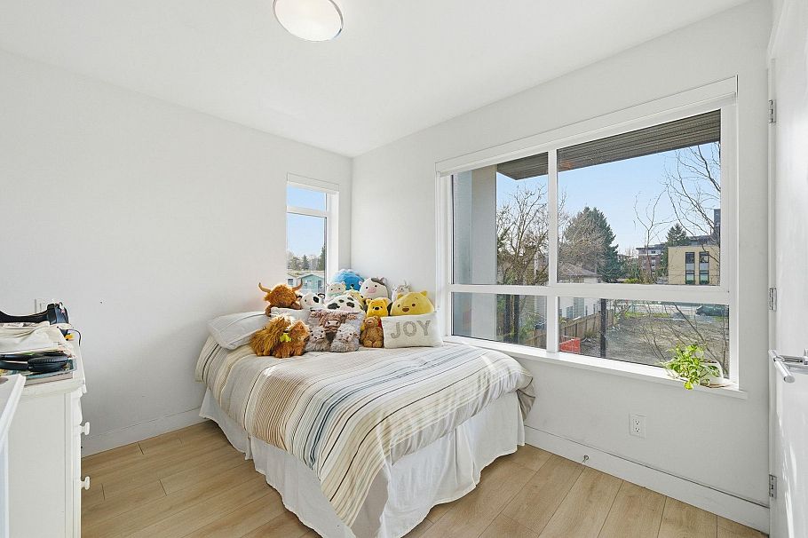 204 1519 Crown Street North Vancouver, BC - 15