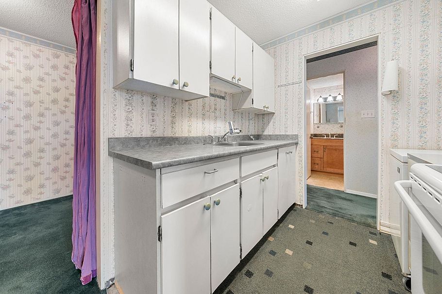 201 225 W 3rd Street North Vancouver, BC - 20