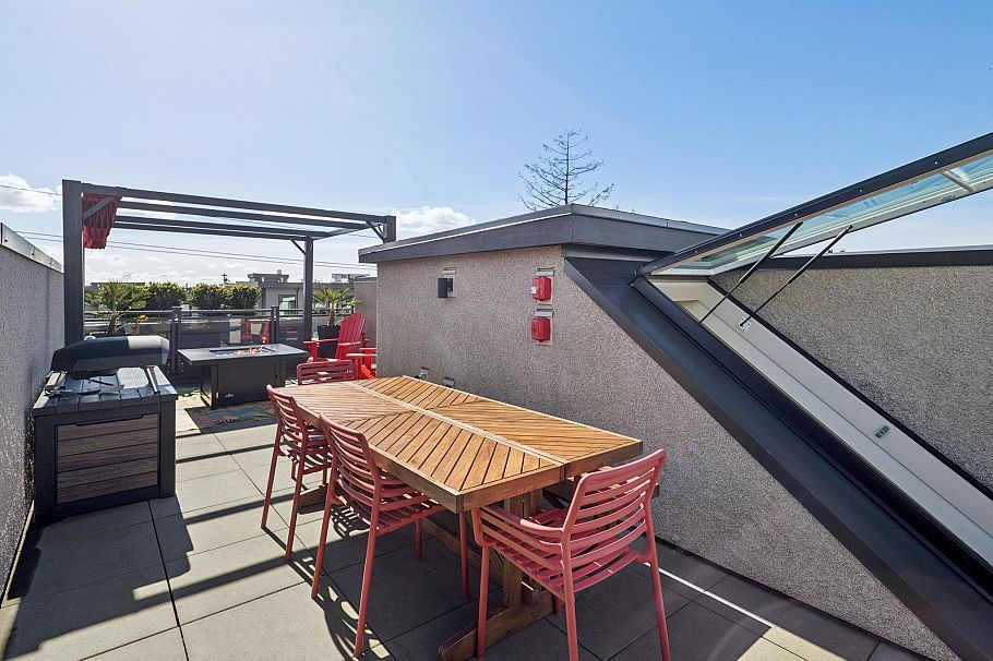 2 632 E 3rd Street North Vancouver, BC - 26