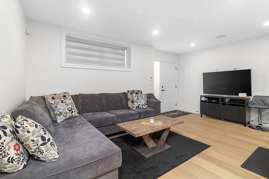 7662 French Street Vancouver, BC - 16