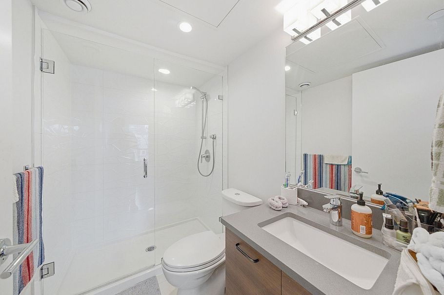 204 1519 Crown Street North Vancouver, BC - 14