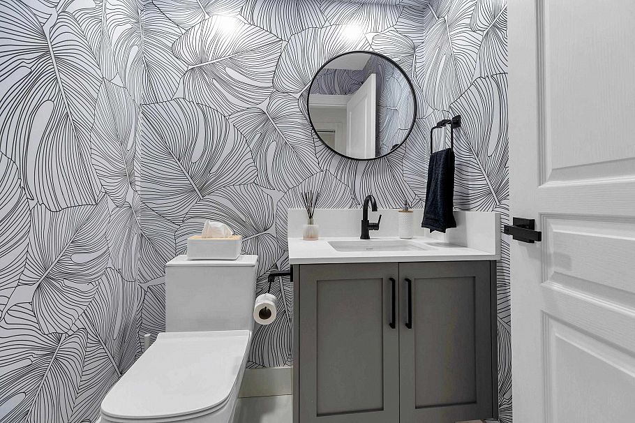 1102 Strathaven Drive North Vancouver, BC - 11