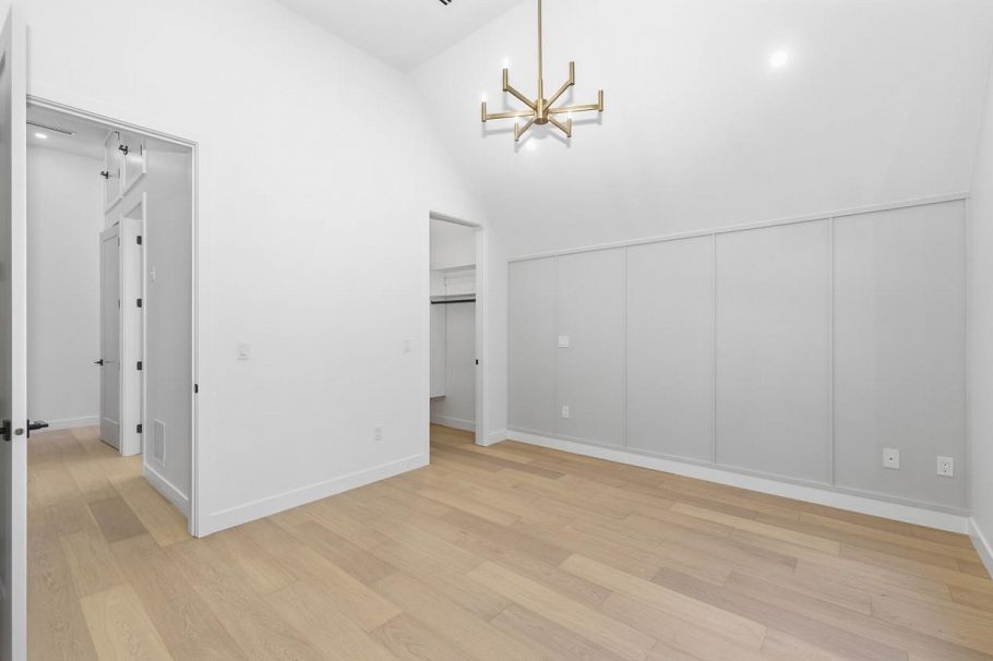 1 810 E 22nd Avenue Vancouver, BC - 24