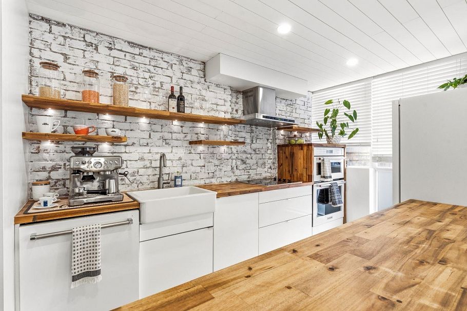 202 1199 Seymour Street Vancouver, BC - 1