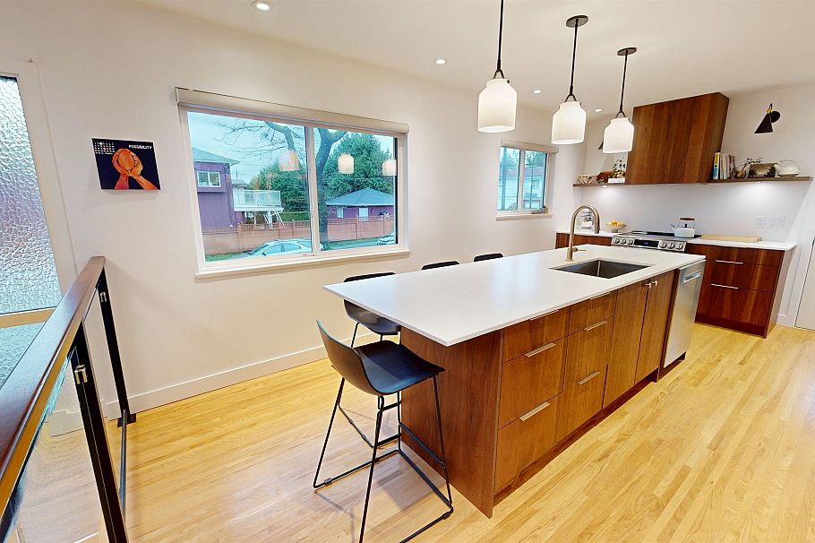 995 E 47th Avenue Vancouver, BC - 5