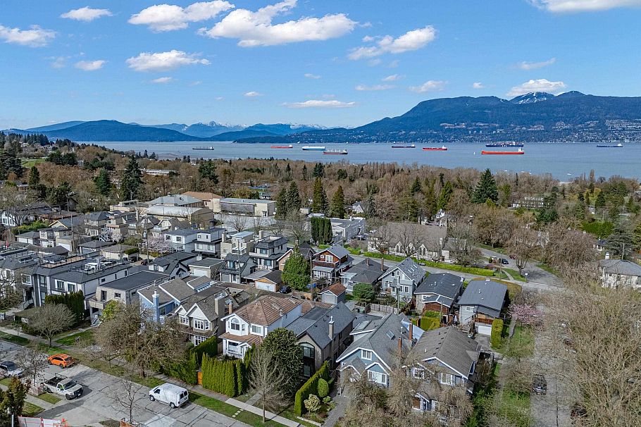 4009 W 11th Avenue Vancouver, BC - 7